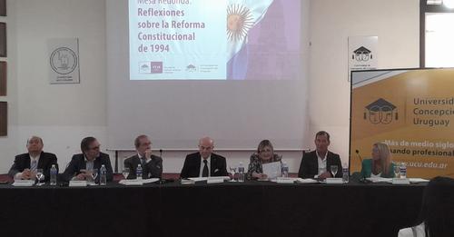 Abordaron la reforma constitucional de 1994 en UCU