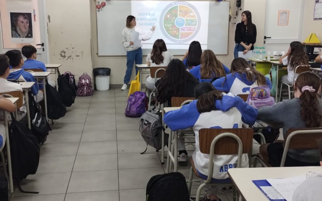 2da Charla sobre Alimentación Saludable en la Preadolescencia en el Colegio “Los Arrayanes”