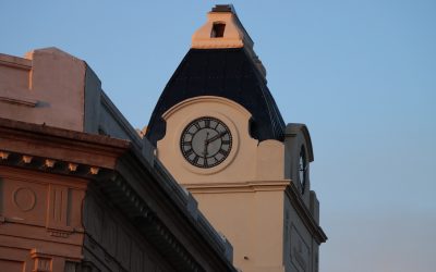 Padua y La Fraternidad, El reloj y la ciudad: símbolo de lo que permanece