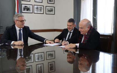 Firma de convenio entre la UCU y  Justicia Electoral